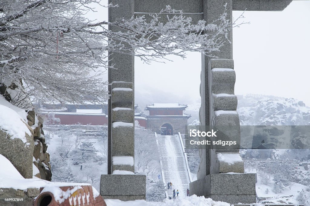 Taishan en la nieve - Foto de stock de Aire libre libre de derechos