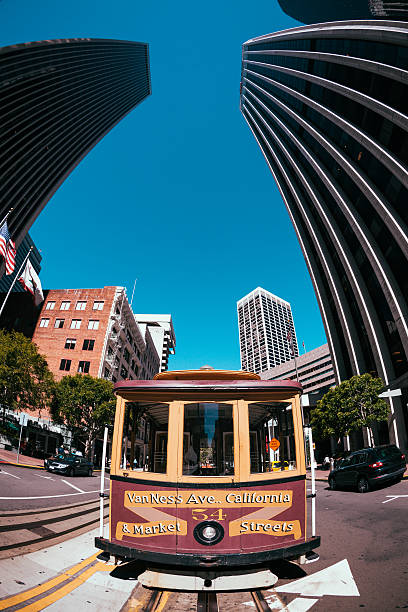 vintage tram in california street san francisco - overhead cable car car usa avenue foto e immagini stock