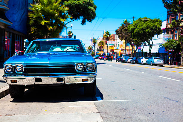 carro vintage nas ruas de san francisco - car front view racecar sports car - fotografias e filmes do acervo