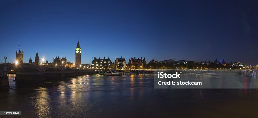 Häuser des Parlaments mit Big Ben in London in der Abenddämmerung - Lizenzfrei London - England Stock-Foto