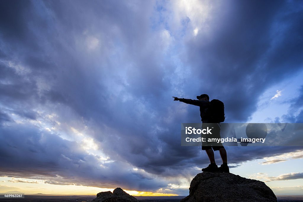 Hombre Silueta al atardecer de liderazgo - Foto de stock de Adulto libre de derechos