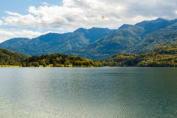 lake bohinj (słowenii) - lake bohinj zdjęcia i obrazy z banku zdjęć