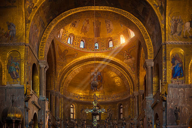 interno della basilica di san marco, venezia, italia - cathedral italy venice italy inside of foto e immagini stock