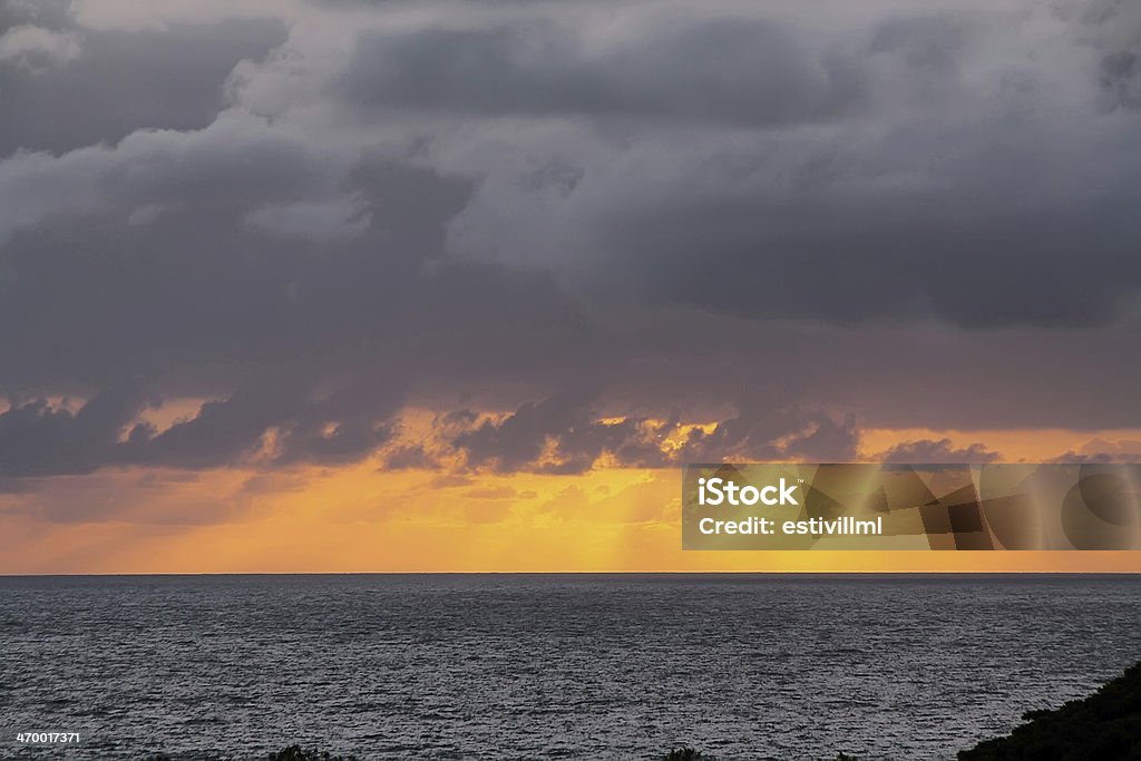 Vista del amanecer sobre el mar de Hana la autopista - Foto de stock de Agua libre de derechos