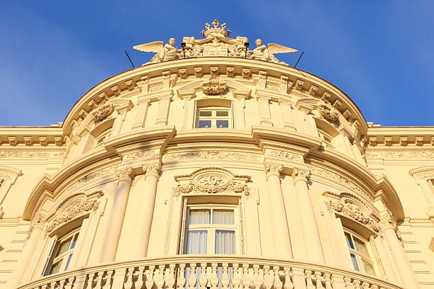 arquitectura de madrid - palacio de linares fotografías e imágenes de stock