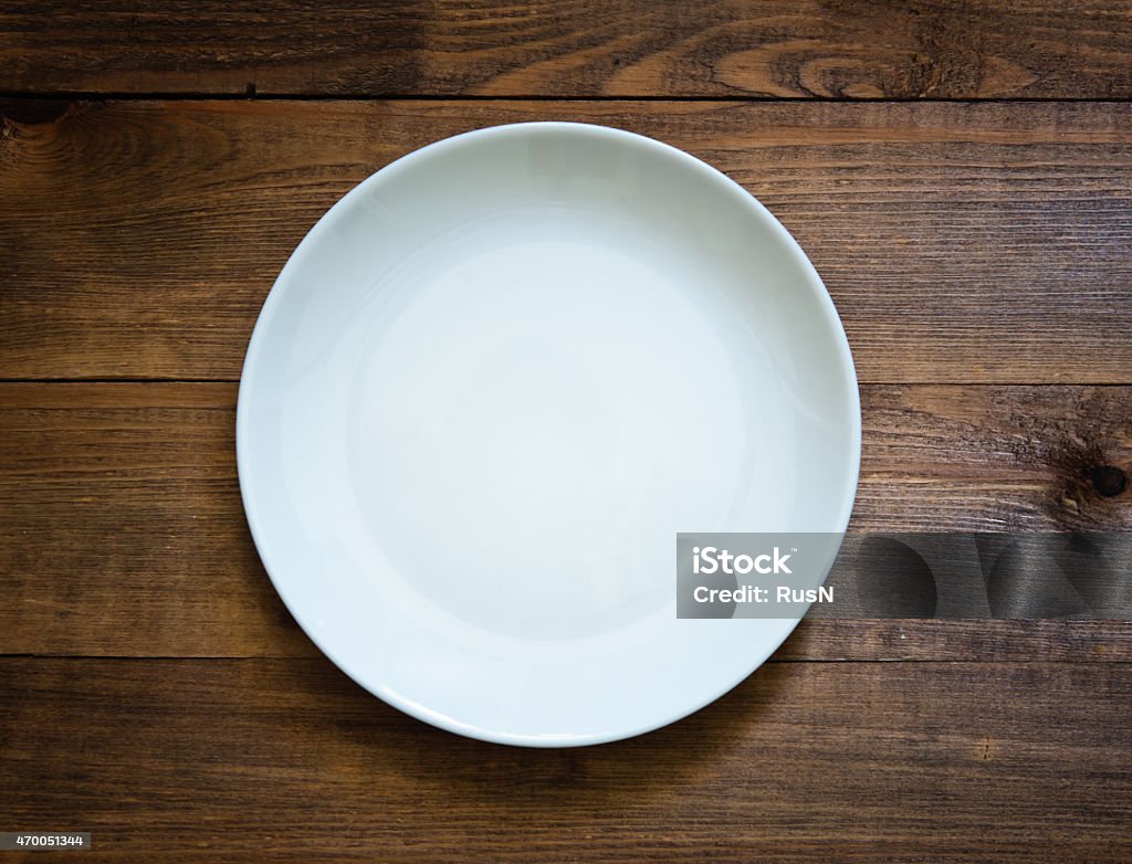 Empty Plate Display Empty Plate Stock Photo - Download Image Now - 2015, Circle, Clean - iStock