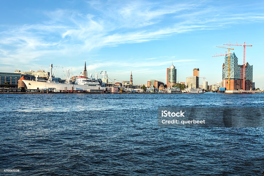 Hamburg:  Skyline Landungsbrücken - Lizenzfrei 2015 Stock-Foto