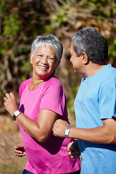 istock Motivating each other to stay healthy 470061644