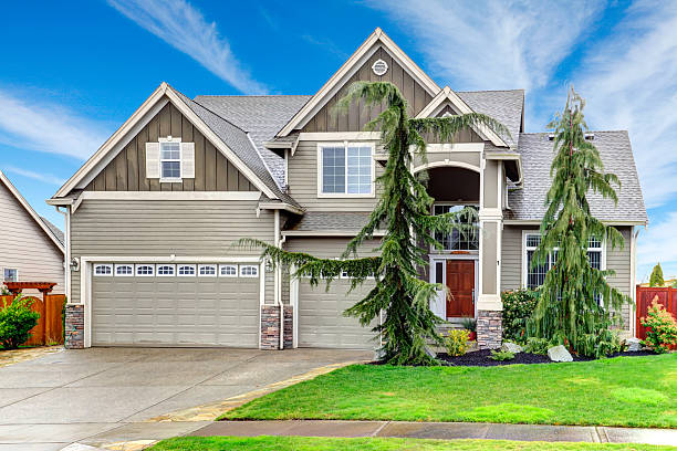 istock Pretty big siding house with porch columns 470070285