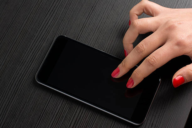 istock Holding 5.5inch Smartphone 470090784