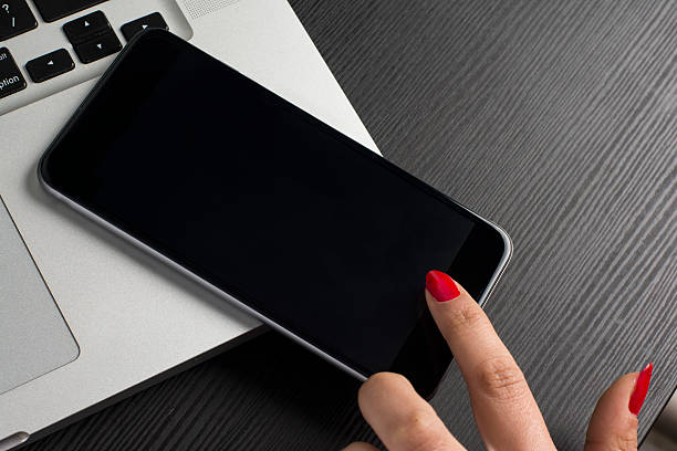 istock Holding 5.5inch Smartphone 470092354