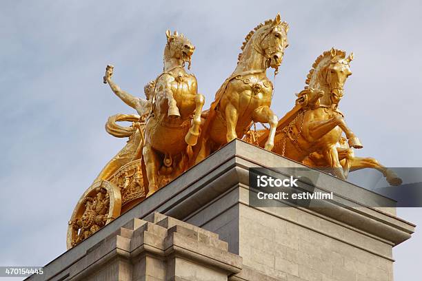 Escultura De Mitológica Parque Ecuestre De La Ciutadella Foto de stock y más banco de imágenes de Aire libre