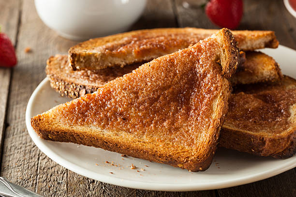 azúcar y canela pan tostado casero - french toast toast butter breakfast fotografías e imágenes de stock