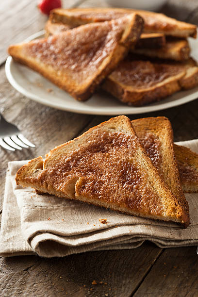 istock Homemade Sugar and Cinnamon Toast 470177900
