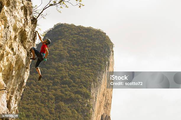 여자 Rockclimbing 중국 가파른에 대한 스톡 사진 및 기타 이미지 - 가파른, 건강한 생활방식, 결심