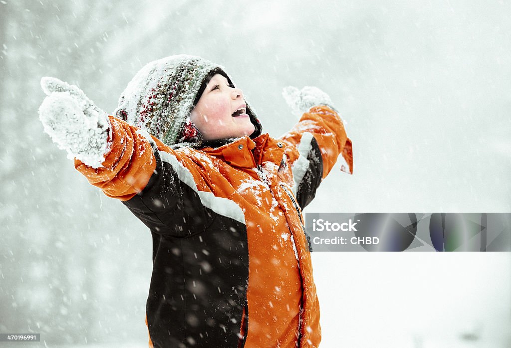 La nieve de invierno. - Foto de stock de Brazos estirados libre de derechos