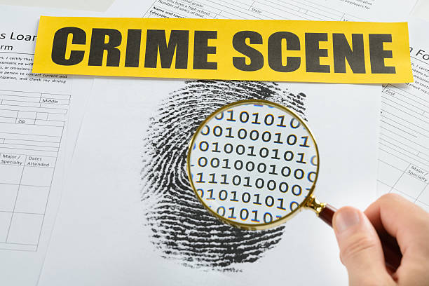 직접 손으로, 확대경 및 범죄 현장 테이프 - biometrics touching glass fingerprint 뉴스 사진 이미지