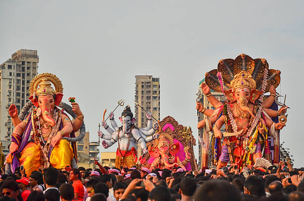 추모 오픈으로 힌두교식 하나님 가네샤 이 해양수 - ganesh festival 뉴스 사진 이미지