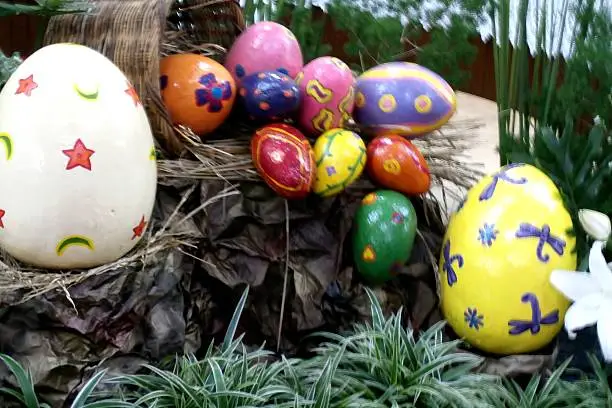 Easter eggs in the traditions of the Indo-European fertility where the egg is a symbol of spring. In the past, in Persian, ordinary people endow each egg during the celebration of spring, which for them also marks the beginning of a new year.