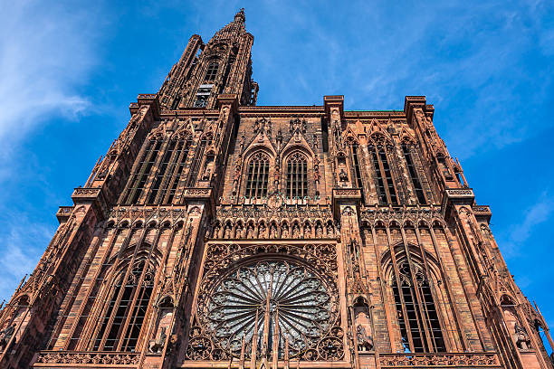 cattedrale di notre-dame-strasburgo, francia - strasbourg france cathedrale notre dame cathedral europe foto e immagini stock