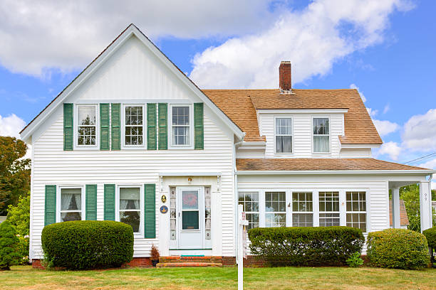 casa de luxo da nova inglaterra, cape cod, em chatham, massachusetts. - siding wood shingle house wood - fotografias e filmes do acervo