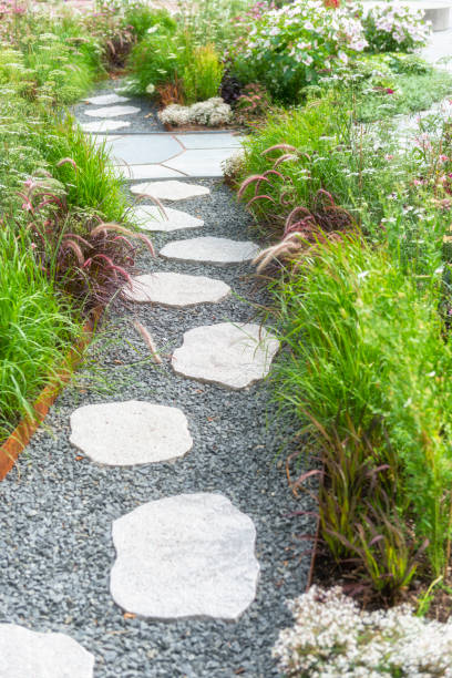 istock Garden path slates and paving stones 470329678
