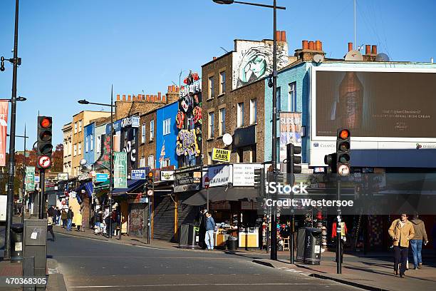 Camden High Street De Londres Foto de stock y más banco de imágenes de Aire libre - Aire libre, Arquitectura, Arquitectura exterior