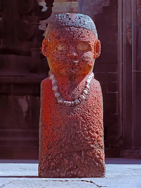 Photo of stone figurine just outside the sanctum, Kashi Vishweshwar Temple