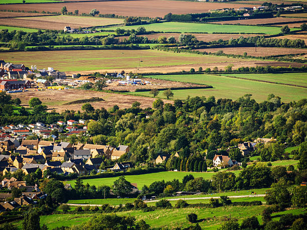 cleeve hill - hill cotswold grass moor photos et images de collection