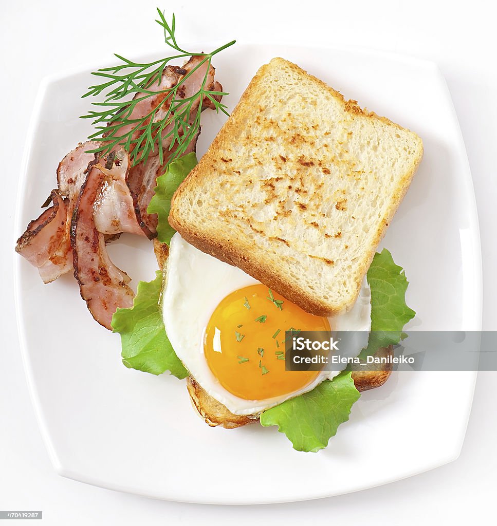 Bữa Sáng Với Bánh Mì Trứng Chiên Và Thịt Xông Khói Hình ảnh Sẵn có ...