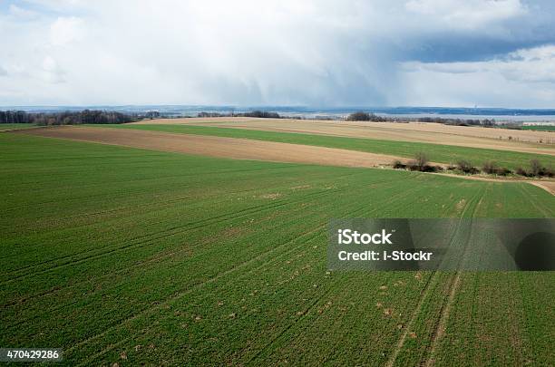 Tormenta Sobre El Campo Foto de stock y más banco de imágenes de 2015 - 2015, Aire libre, Ajardinado