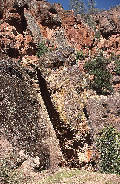 istock Distorted rocks San Andreas Fault Pinnacles National Park California 470440064