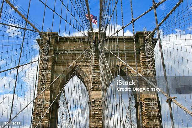 Brooklyn Bridge を渡りnew York City 方面に進みます - つり橋のストックフォトや画像を多数ご用意 - つり橋, アメリカ合衆国, アメリカ国旗