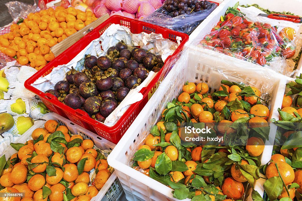 Frutas frescas no mercado - Foto de stock de Amarelo royalty-free