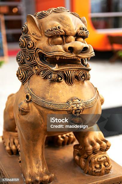 Foto de Chinesa Do Leão De Bronze e mais fotos de stock de Leão Imperial - Leão Imperial, Estátua, Bronze - Descrição de Cor