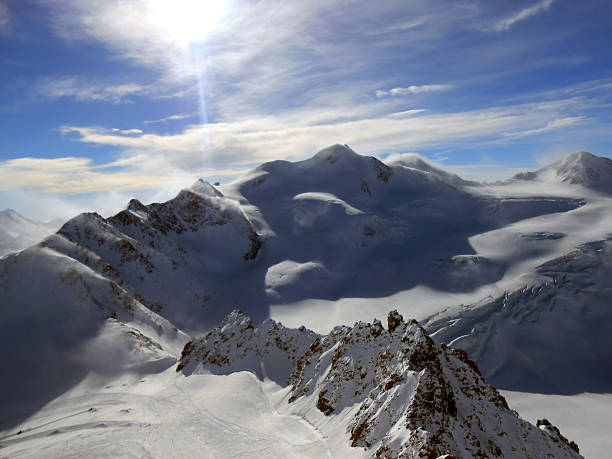 gletscher tiroler - european alps mountain air directly above zdjęcia i obrazy z banku zdjęć