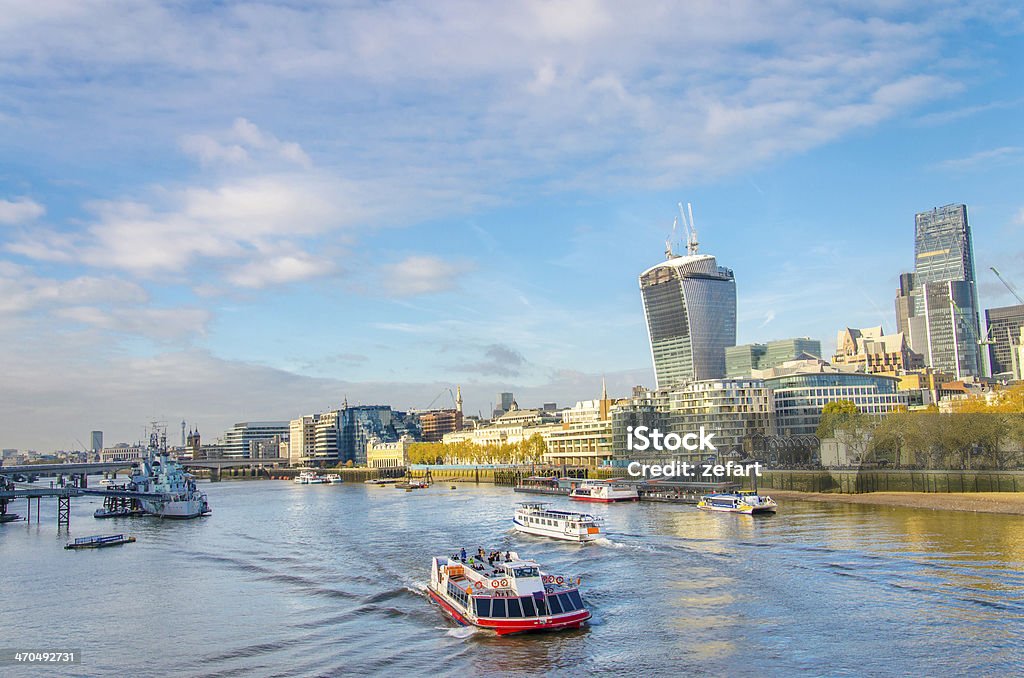 Londyn skyline, szeroki kąt widzenia miasta.  Obraz-Stock - Zbiór zdjęć royalty-free (Anglia)