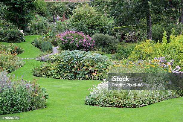 Landschaftlich Gestalteten Garten Stockfoto und mehr Bilder von Gemüsegarten - Gemüsegarten, Hausgarten, Groß