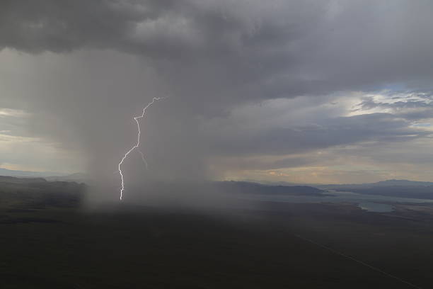 istock Thunder inside a cloud of rain during the afternoon 470536174
