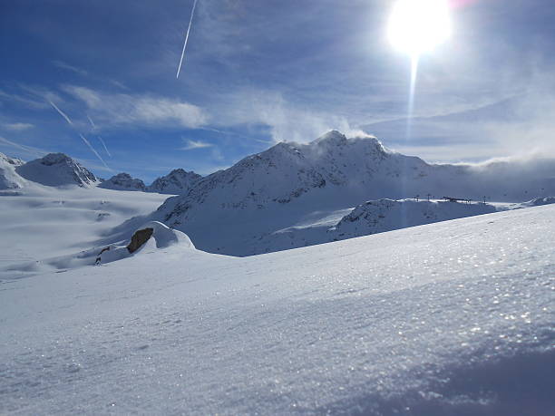 zima - european alps mountain air directly above zdjęcia i obrazy z banku zdjęć