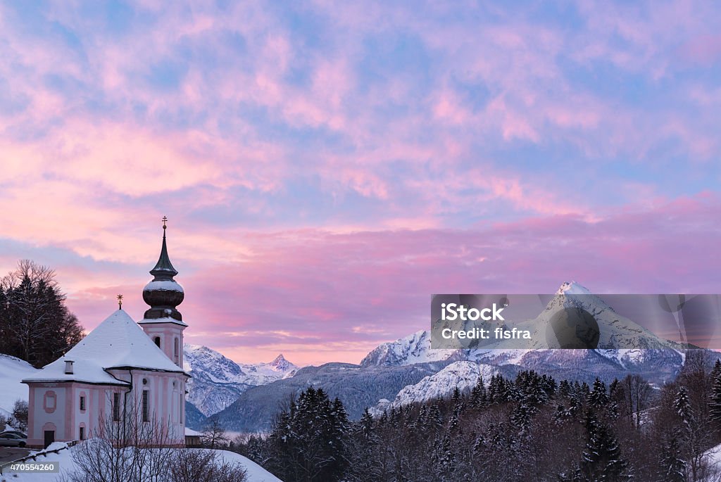 Watzmann bei Sonnenuntergang mit Kirche, Bayern, Berchtesgaden, Deutschland Alpen - Lizenzfrei Alpen Stock-Foto