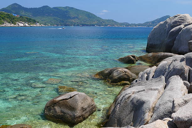 istock Beautiful Blue Ocean Bay on Tropical Island 470560168