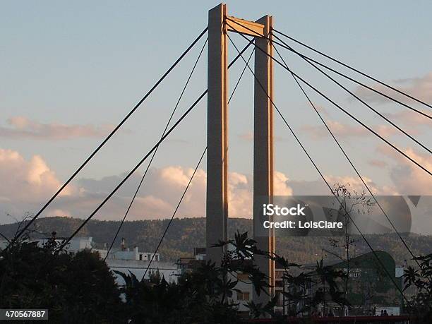 Gandia Suspension Bridge In Der Abenddämmerung Stockfoto und mehr Bilder von Abenddämmerung - Abenddämmerung, Architektonische Säule, Baum