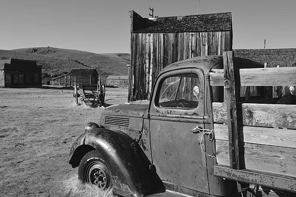 istock Truck - Black and White 470580868