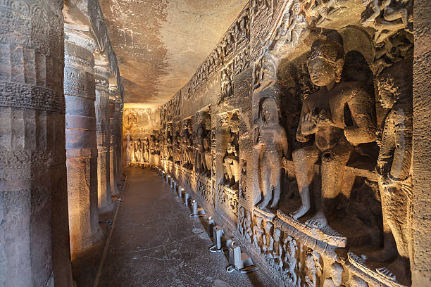 grottes ajanta, inde - asia buddha buddhism carving photos et images de collection