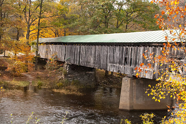 istock Fall colors and Scott Covered Bridge Green Mountains Vermont 470601423