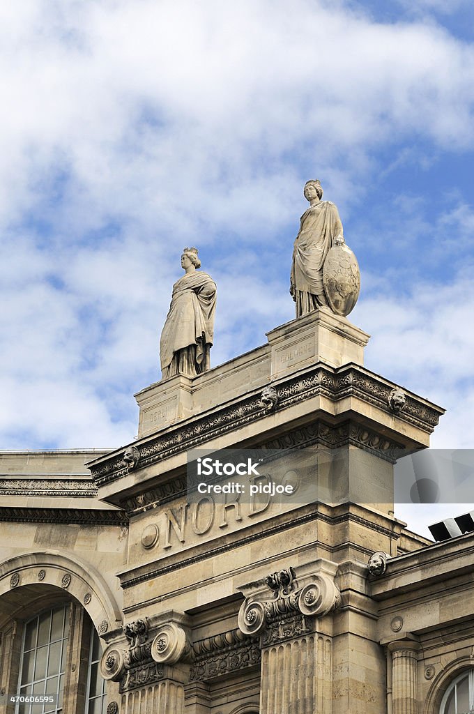 Statuen am Bahnhof Gare du Nord, Paris, Frankreich - Lizenzfrei Architektonisches Detail Stock-Foto