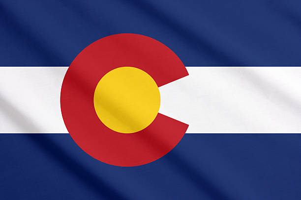 colorado bandeira acenando - colorado flag imagens e fotografias de stock