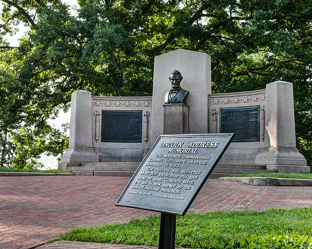 abraham lincoln le discours de gettysburg monument de gettysburg, pennsylvanie - nobody gettysburg pennsylvania mid atlantic usa photos et images de collection