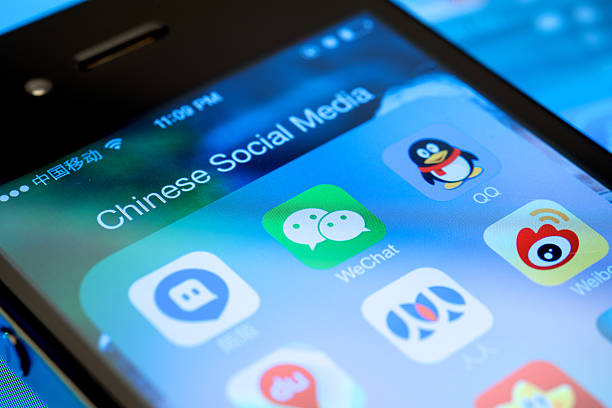 chinesische social media - telephone application software editorial symbol stock-fotos und bilder